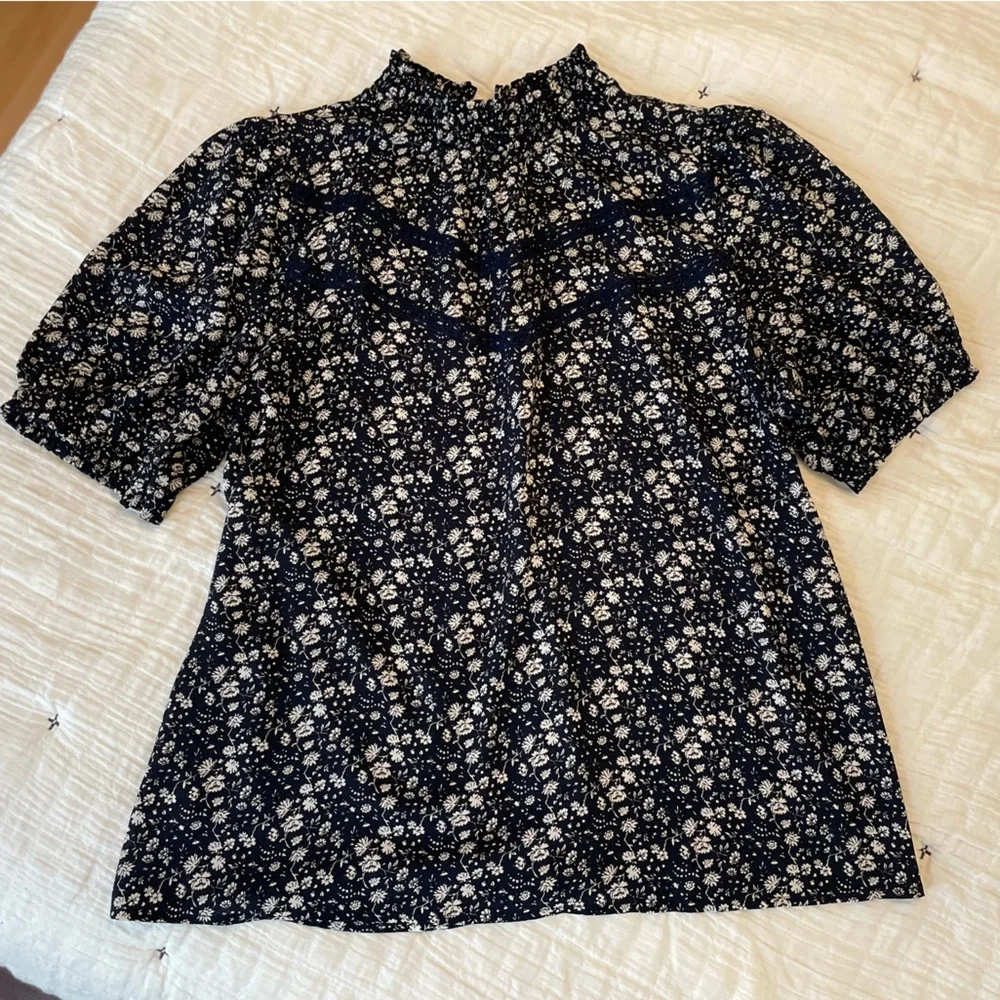 LOFT Vine Lace Trim Mock Neck Smocked Ditsy Floral Top Size L